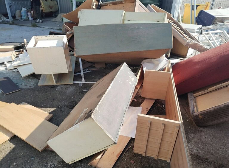 Vlasotince: Kabasti otpad organizovano na reciklažu u Pirot