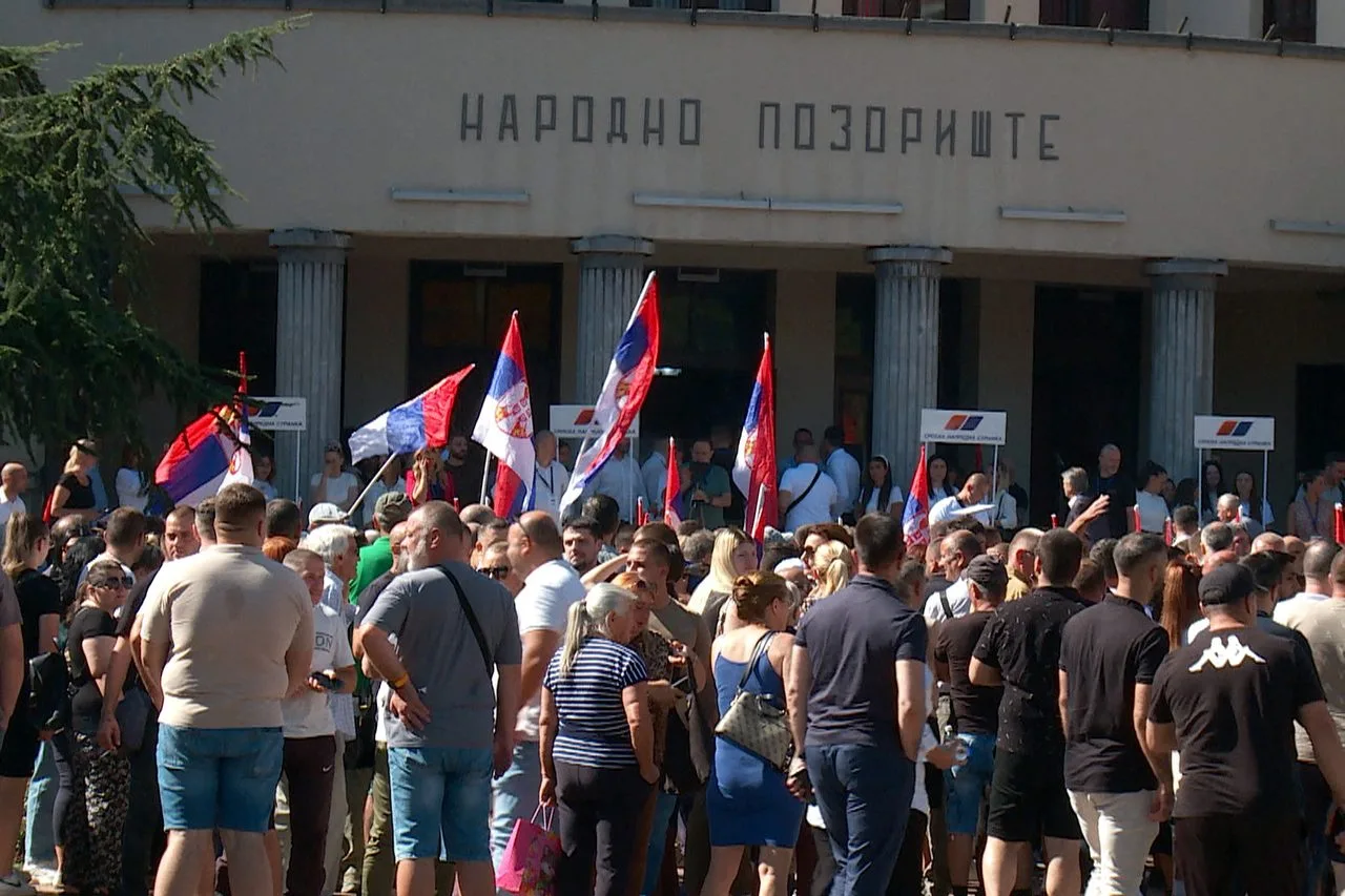 Vučić u Nišu i protesti